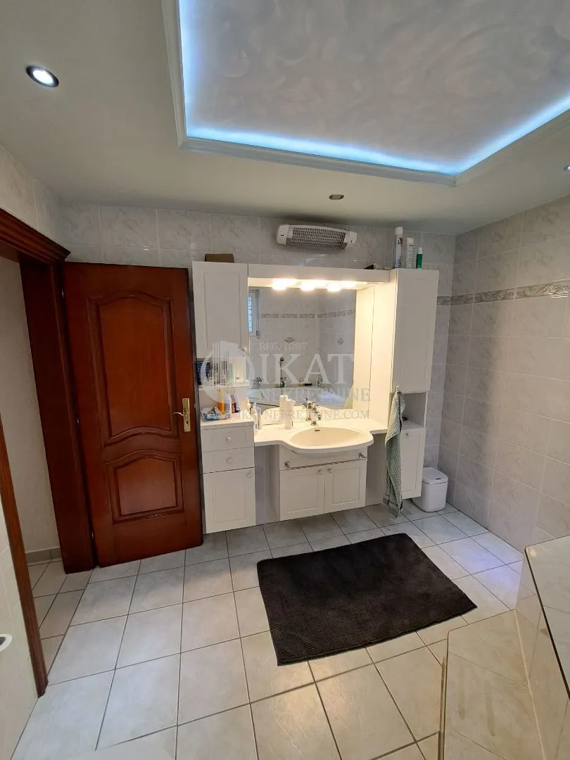 Prodaja, kuća, 250m², Novi Banovci, Stara Pazova