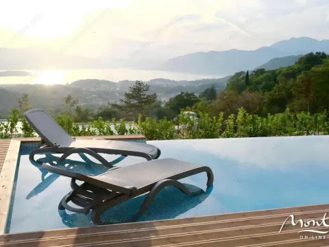 Prodaja, kuća, 180m², Tivat, Crna Gora