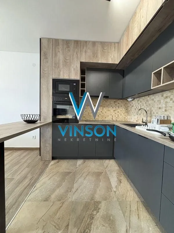 Izdavanje, dvosoban stan, 112m², Petrovaradin, Novi Sad