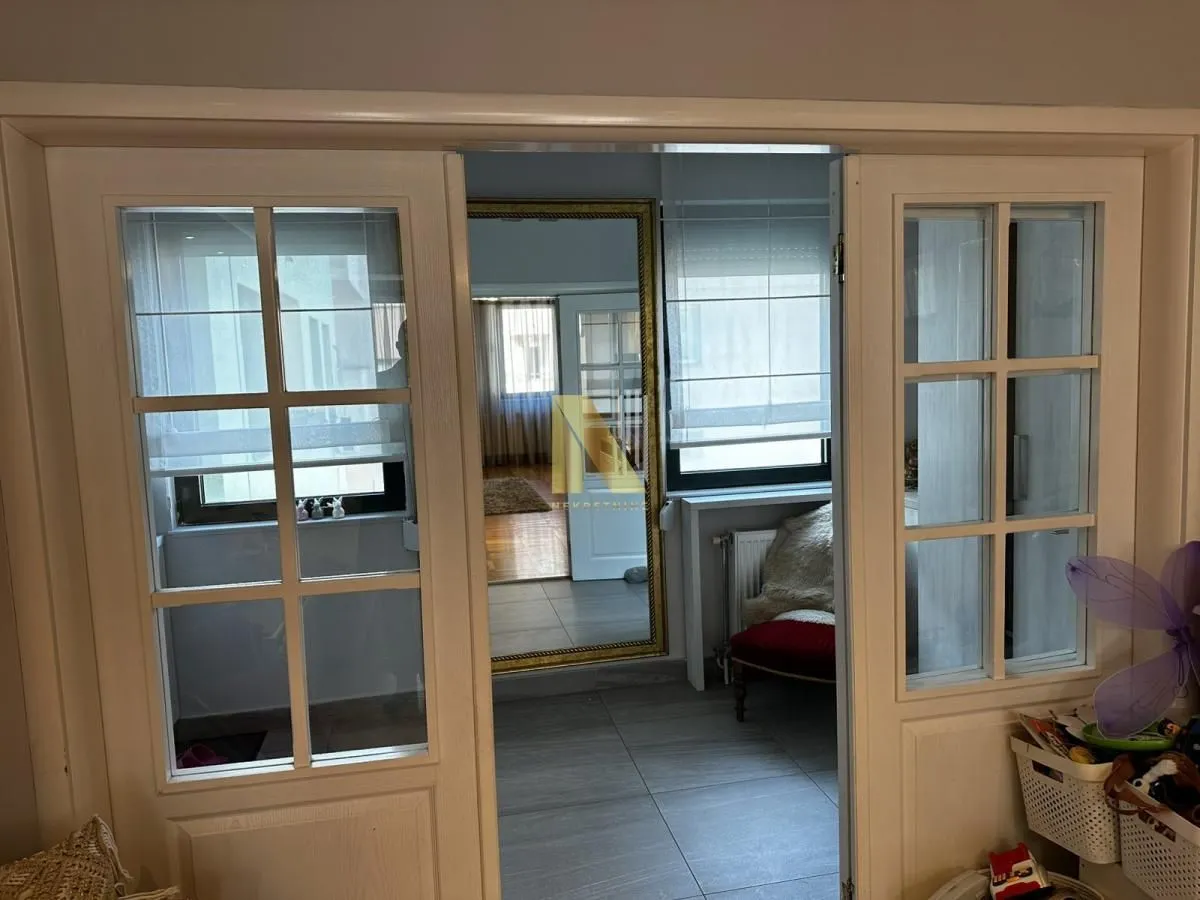Prodaja, četvorosoban stan, 116m², Grbavica, Novi Sad Sve Podlokacije