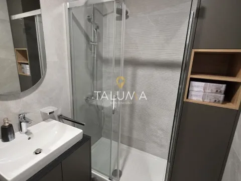 Izdavanje, dvosoban stan, 80m², Central Point, Podgorica - image 2