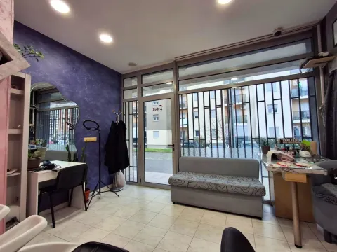 Izdavanje, poslovni prostor, 23m², Zabjelo, Podgorica - image 1