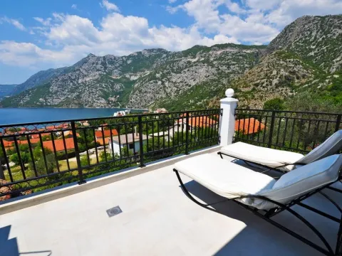 Prodaja, dvosoban stan, 200m², Risan, Kotor - image 9