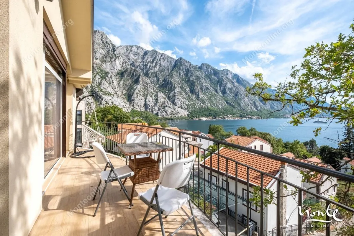 Prodaja, dvosoban stan, 87m², Orahovac, Kotor
