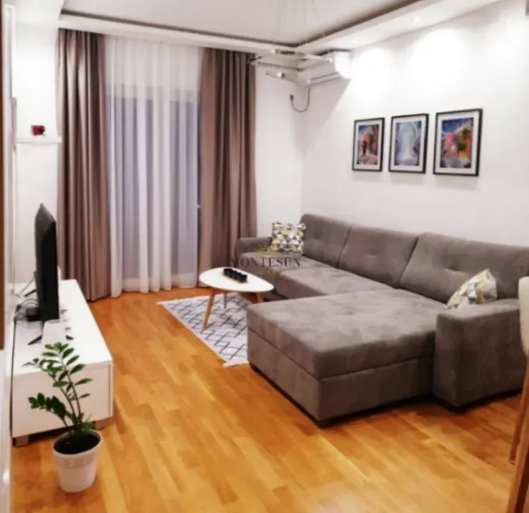 Izdavanje, jednosoban stan, 45m², Budva, Crna Gora