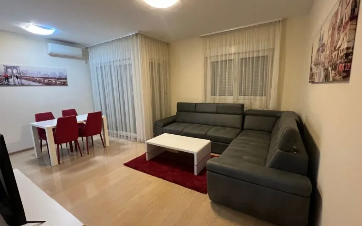 Izdavanje, jednosoban stan, 54m², City Kvart, Podgorica