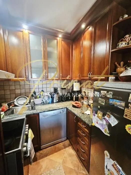Prodaja, četvorosoban stan, 74m², Palilula Sve Podlokacije, Beograd