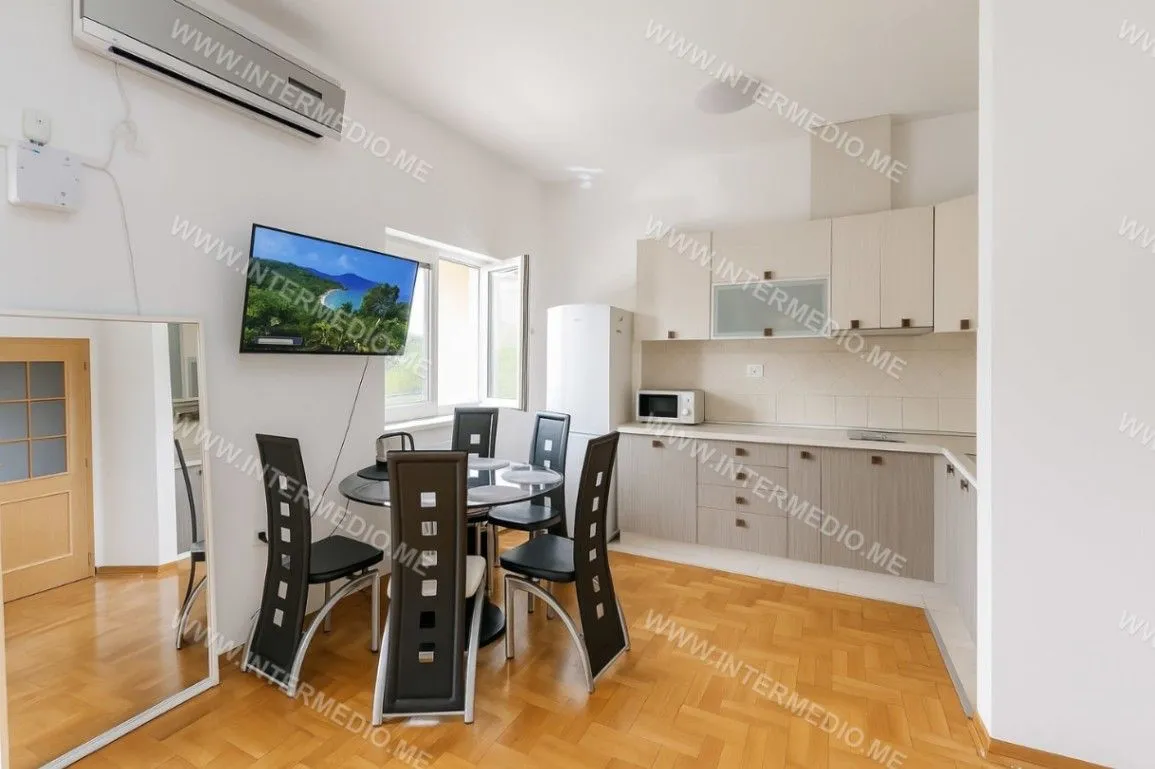 Prodaja, dvosoban stan, 68m², Đenovići, Herceg Novi