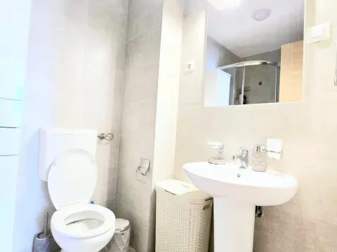 Izdavanje, jednosoban stan, 50m², Stari Aerodrom, Podgorica - image 5