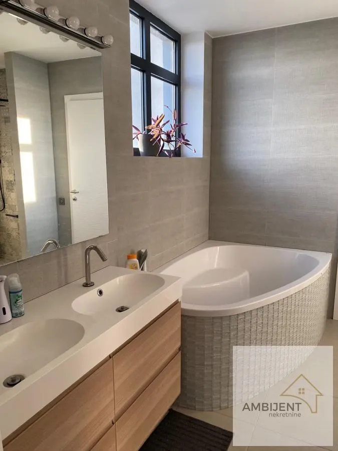 Sale, house, 600m², Sopot, Beograd