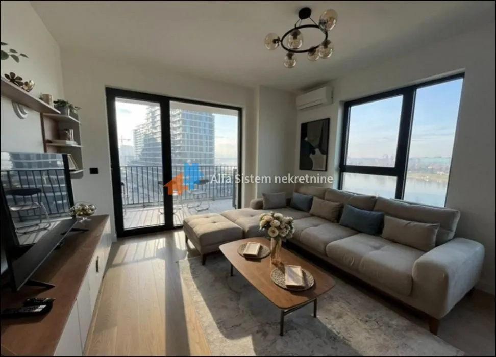 Izdavanje, trosoban stan, 80m², Savski Venac, Beograd