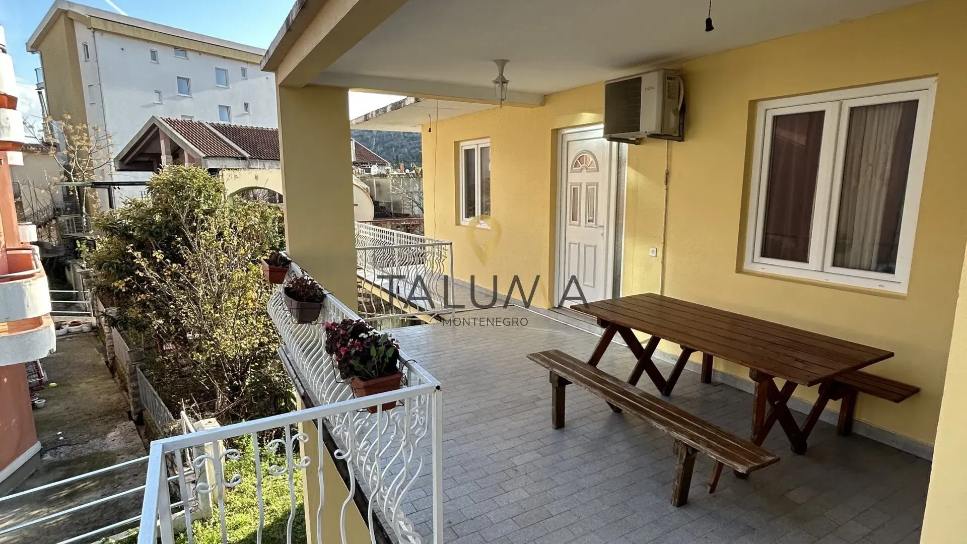 Sale, house, 300m², Sutomore, Bar
