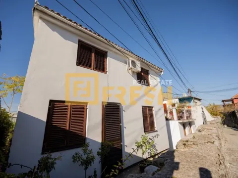 Prodaja, kuća, 348m², Stara Varoš, Podgorica