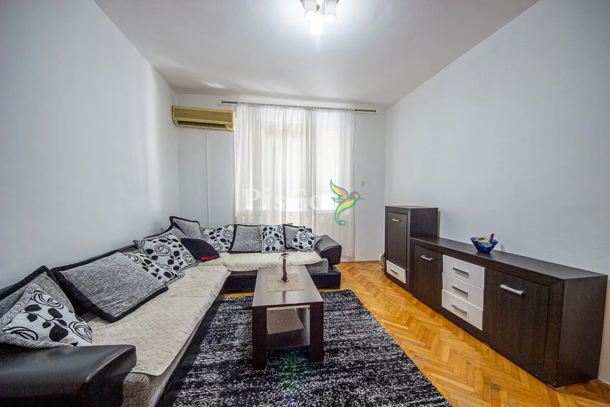 Izdavanje, dvosoban stan, 65m², Centar, Podgorica