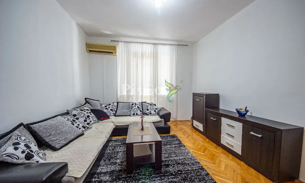 Izdavanje, dvosoban stan, 65m², Centar, Podgorica