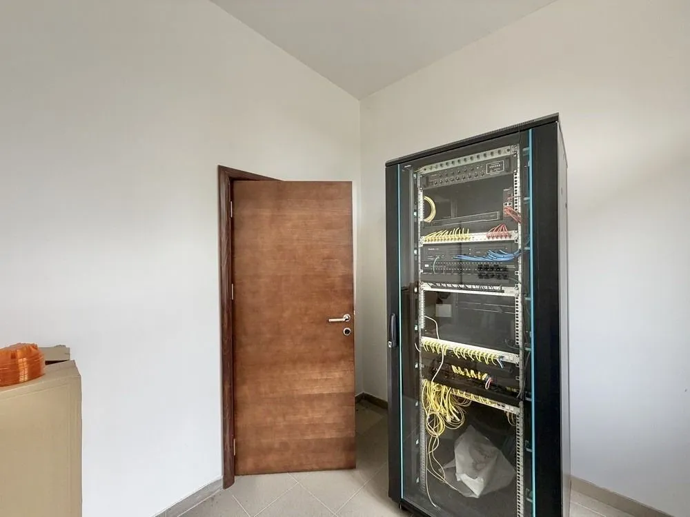 Sale, office space, 993m², Preljina, Čačak
