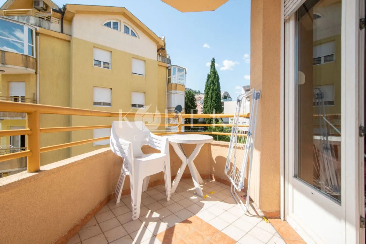 Izdavanje, jednosoban stan, 55m², Vezirov Most, Podgorica