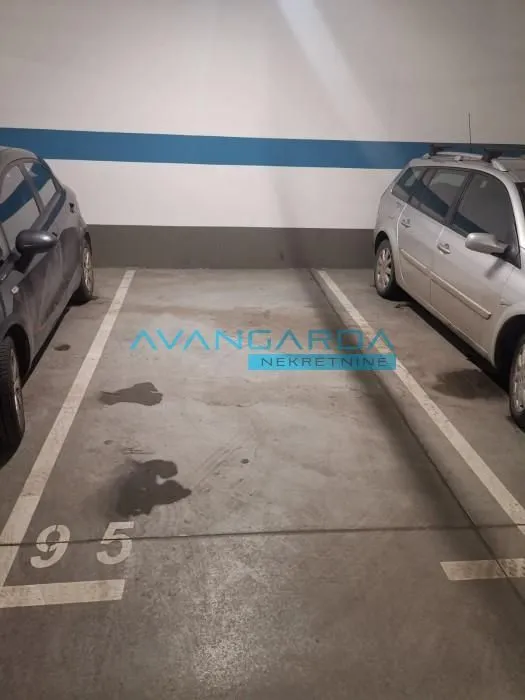 Prodaja, stan, 80m², Zemun Gornji Grad, Zemun Sve Podlokacije