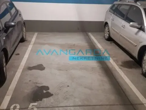 Prodaja, stan, 80m², Zemun Gornji Grad, Zemun Sve Podlokacije - image 2