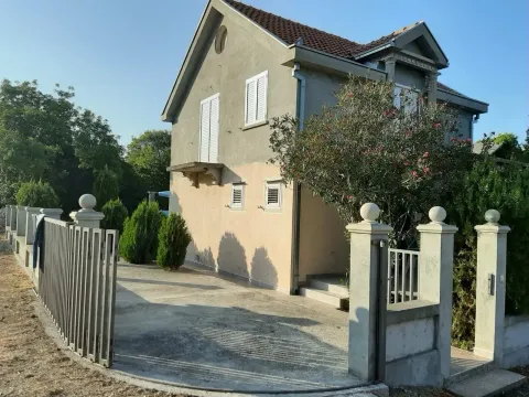 Prodaja, kuća, 128m², Herceg Novi, Crna Gora