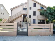 Prodaja, kuća, 260m², Stari Aerodrom, Podgorica - image 21