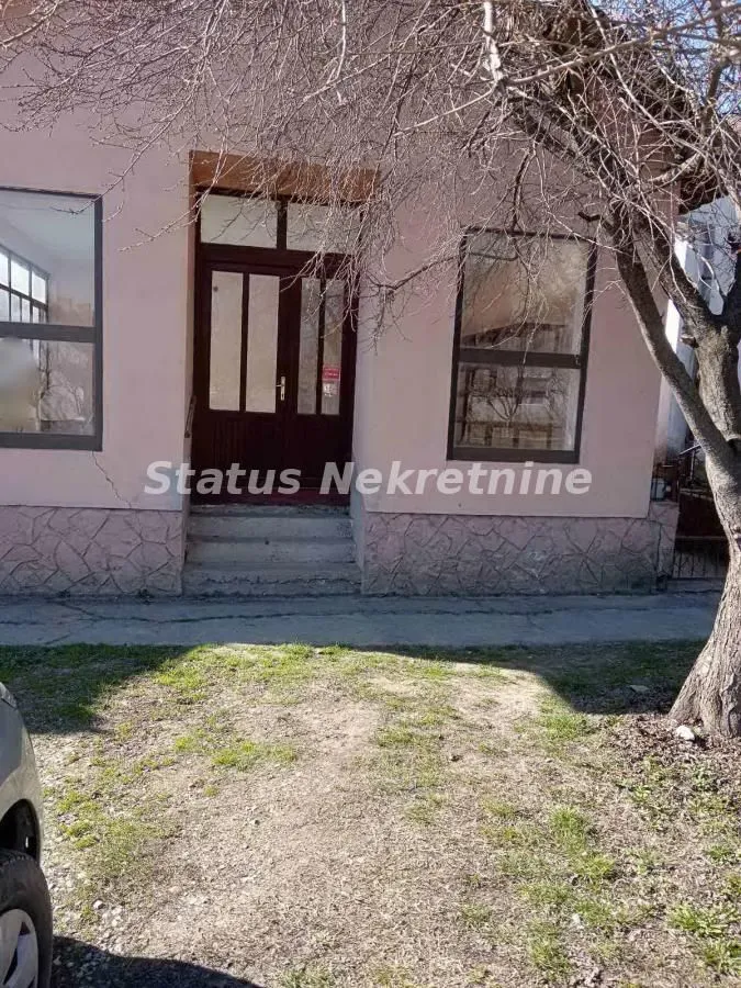 Prodaja, kuća, 268m², Lovćenac, Mali Idjoš
