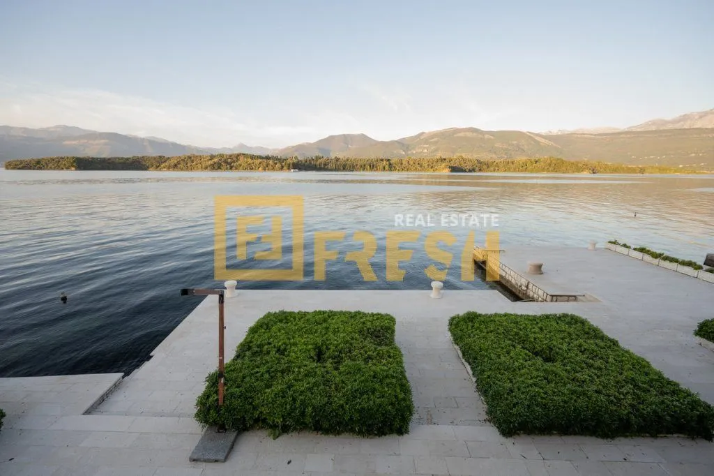 Prodaja, kuća, 300m², Tivat, Crna Gora