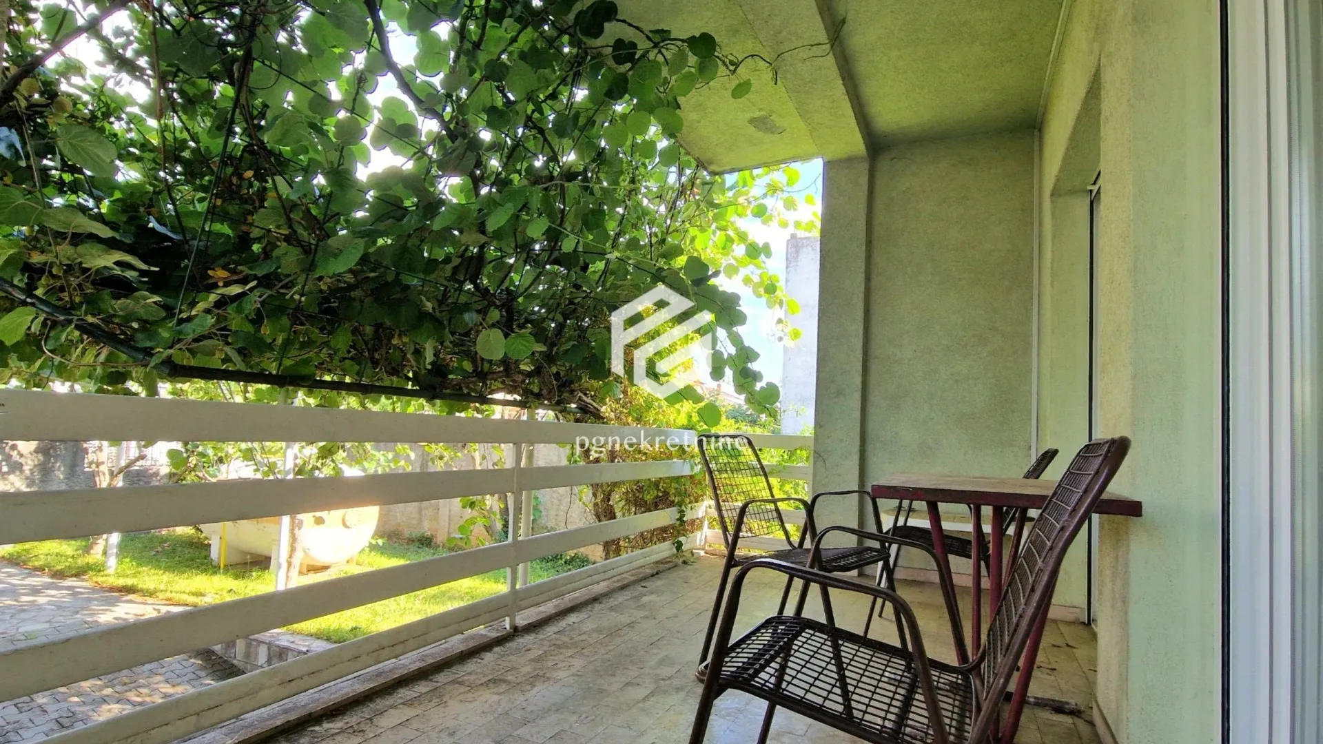 Izdavanje, kuća, 250m², Stari Aerodrom, Podgorica