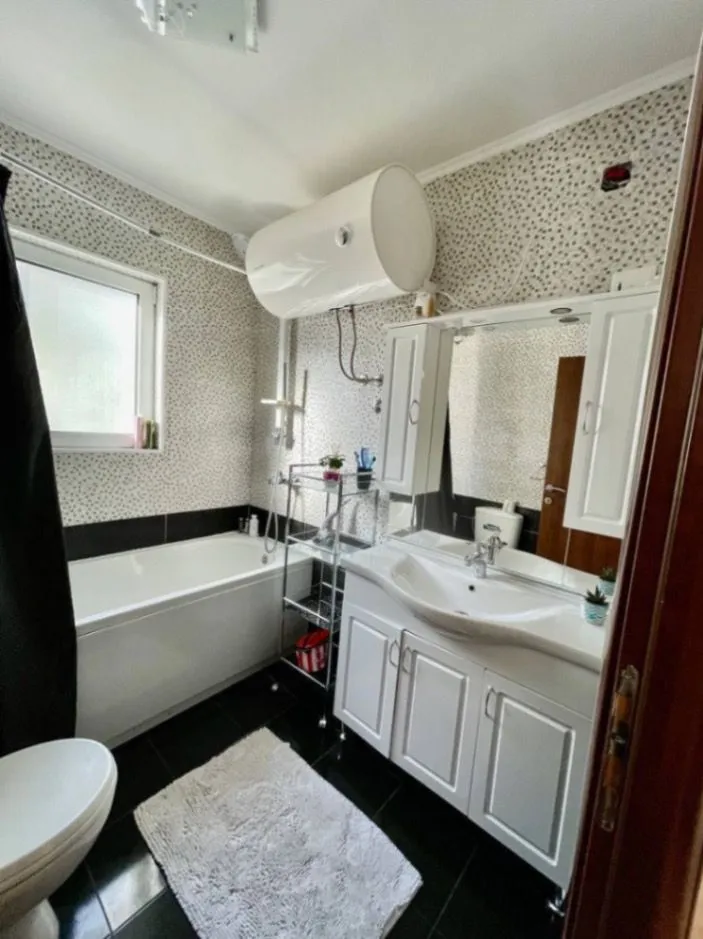 Izdavanje, kuća, 120m², Bečići, Budva
