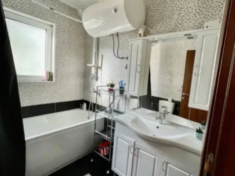 Izdavanje, kuća, 120m², Bečići, Budva - image 8