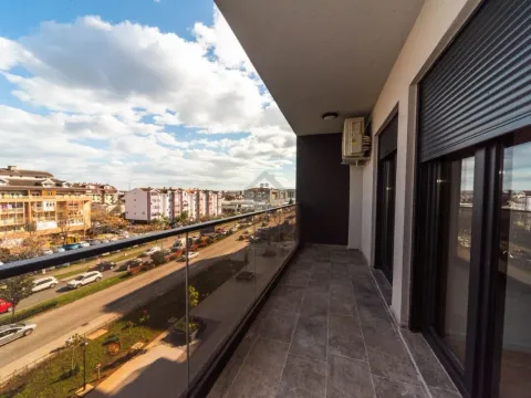 Izdavanje, dvosoban stan, 67m², Stari Aerodrom, Podgorica - image 7