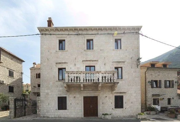 Prodaja, kuća, 450m², Kotor, Crna Gora