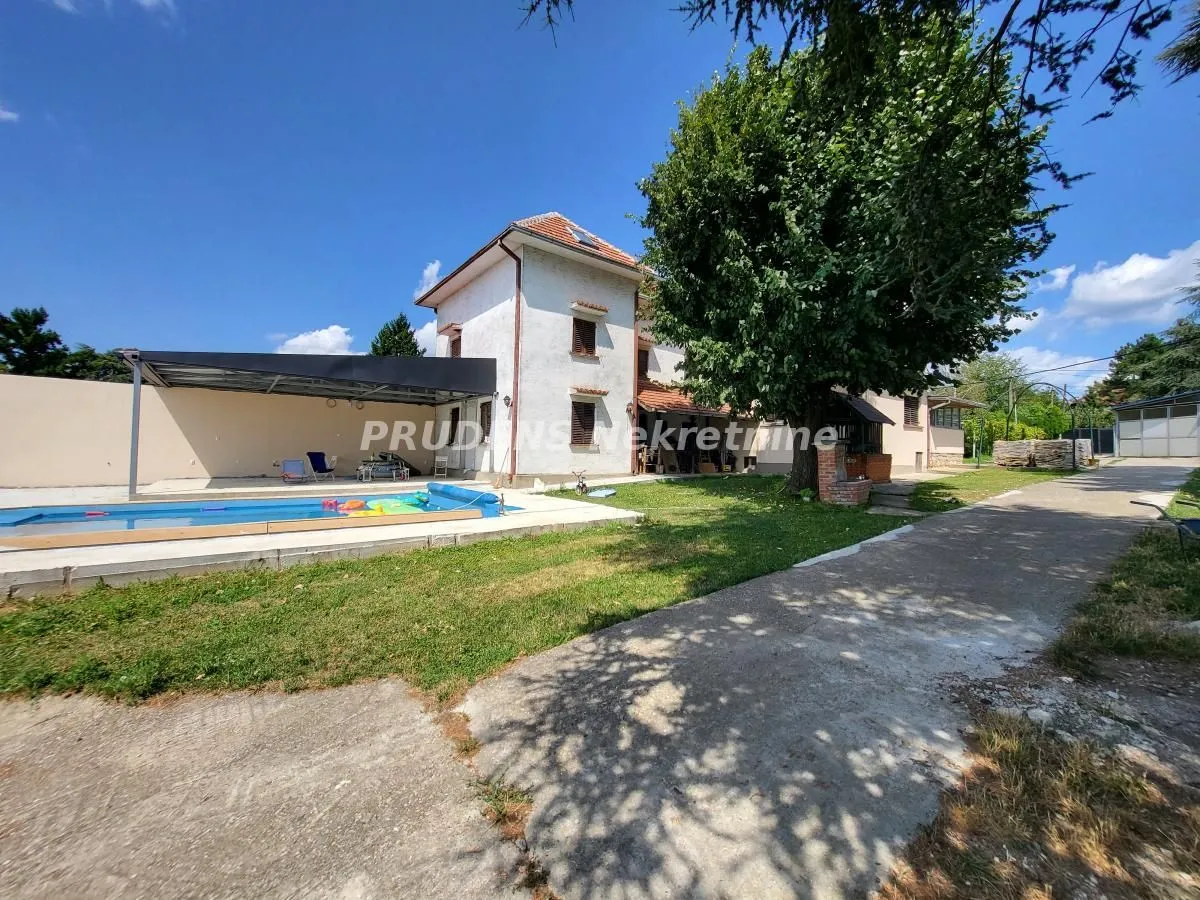 Sale, house, 400m², Voždovac Sve Podlokacije, Beograd