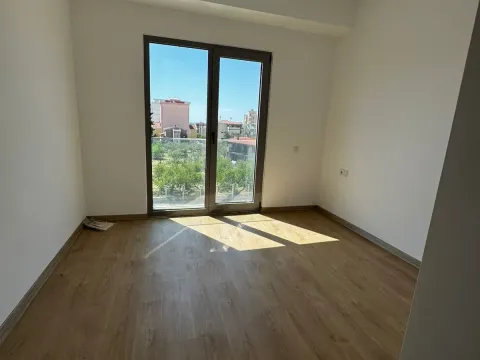 Prodaja, dvosoban stan, 72m², Centar, Bar - image 8