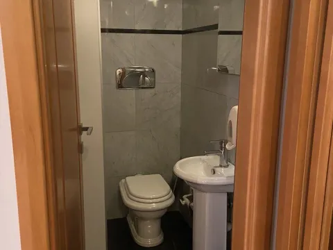 Izdavanje, poslovni prostor, 70m², Preko Morače, Podgorica - image 8