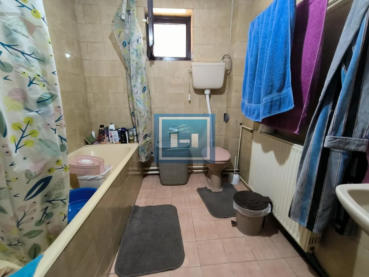 Sale, house, 250m², Ćuprija, Srbija