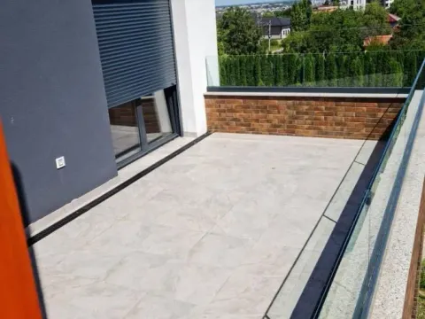 Izdavanje, kuća, 240m², Sremska Kamenica, Petrovaradin - image 8