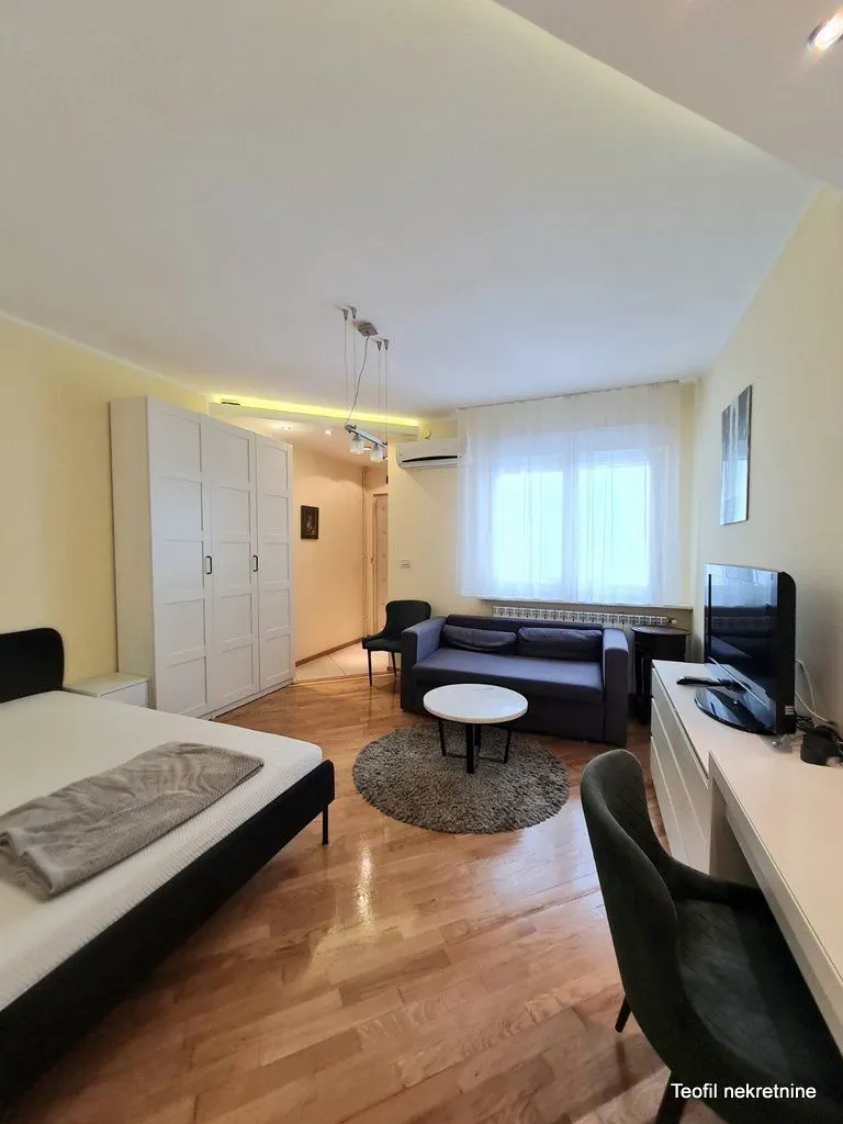 Izdavanje, jednosoban stan, 25m², Vračar, Šid