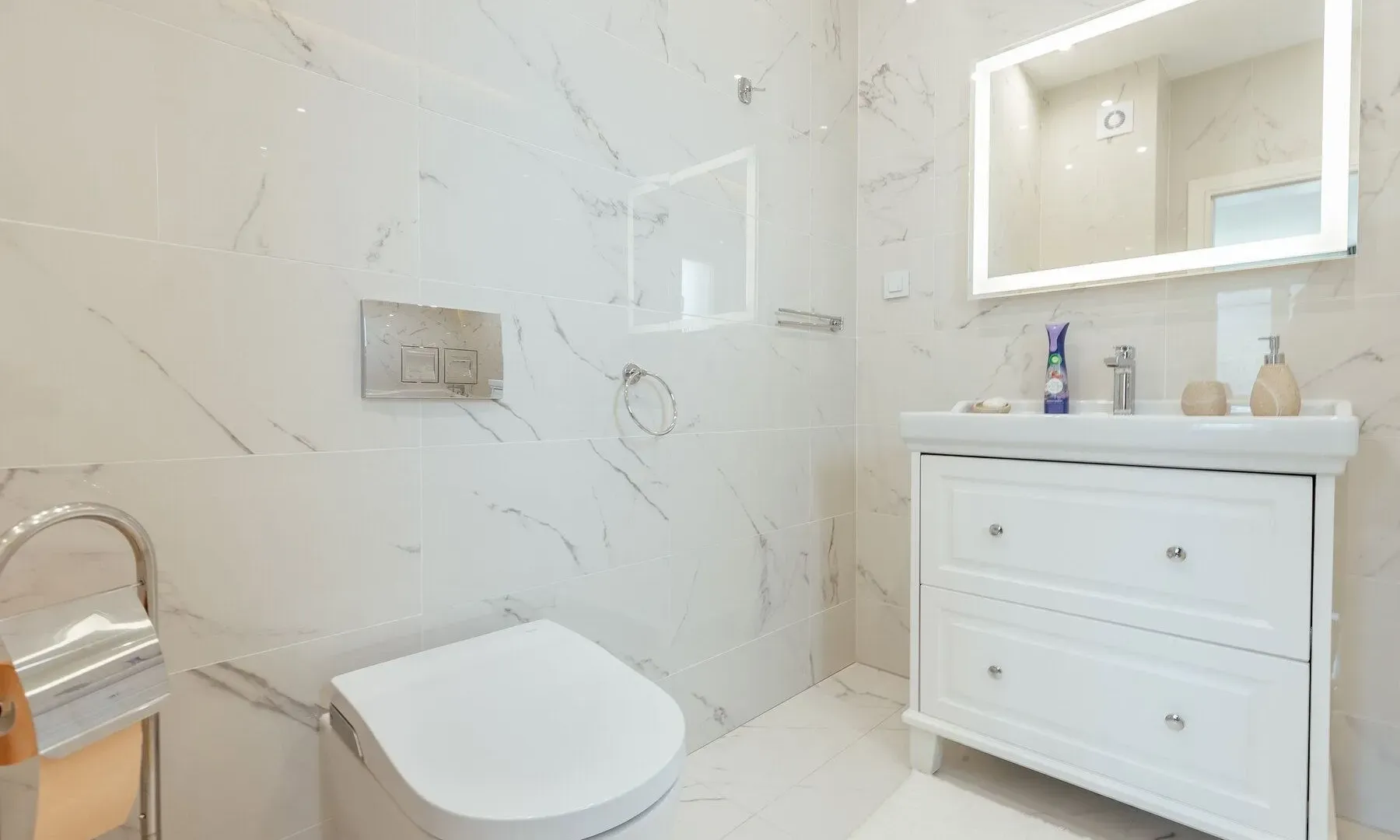 Prodaja, trosoban stan, 226m², Bunovići, Kotor