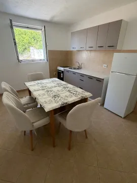 Rent, two bedroom apartment, 75m², Škaljari, Kotor - image 2