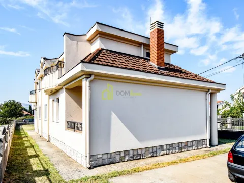 Izdavanje, kuća, 185m², Tološi, Podgorica - image 10