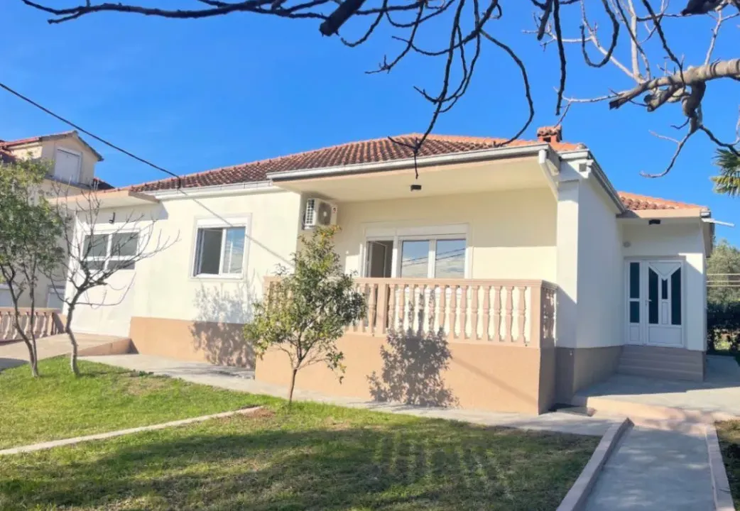 Prodaja, kuća, 118m², Dumidran, Tivat