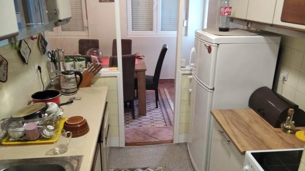 Izdavanje, dvosoban stan, 84m², Centar, Podgorica
