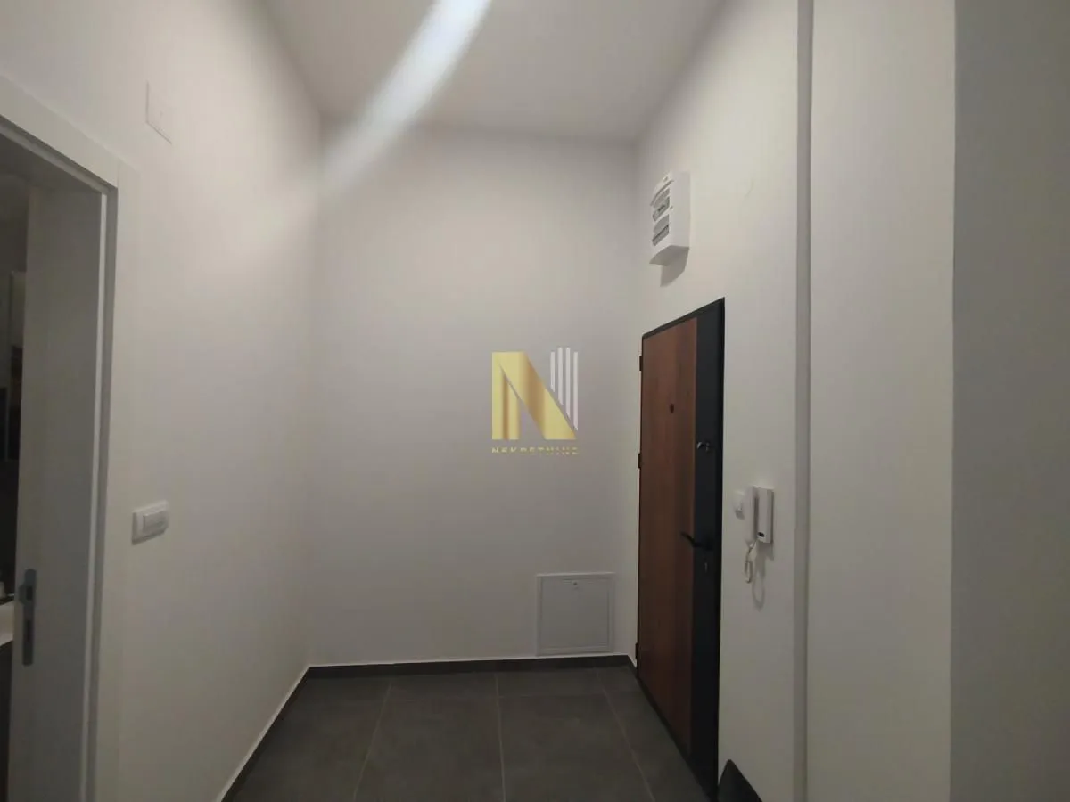 Prodaja, garsonjera, 31m², Grbavica, Novi Sad Sve Podlokacije