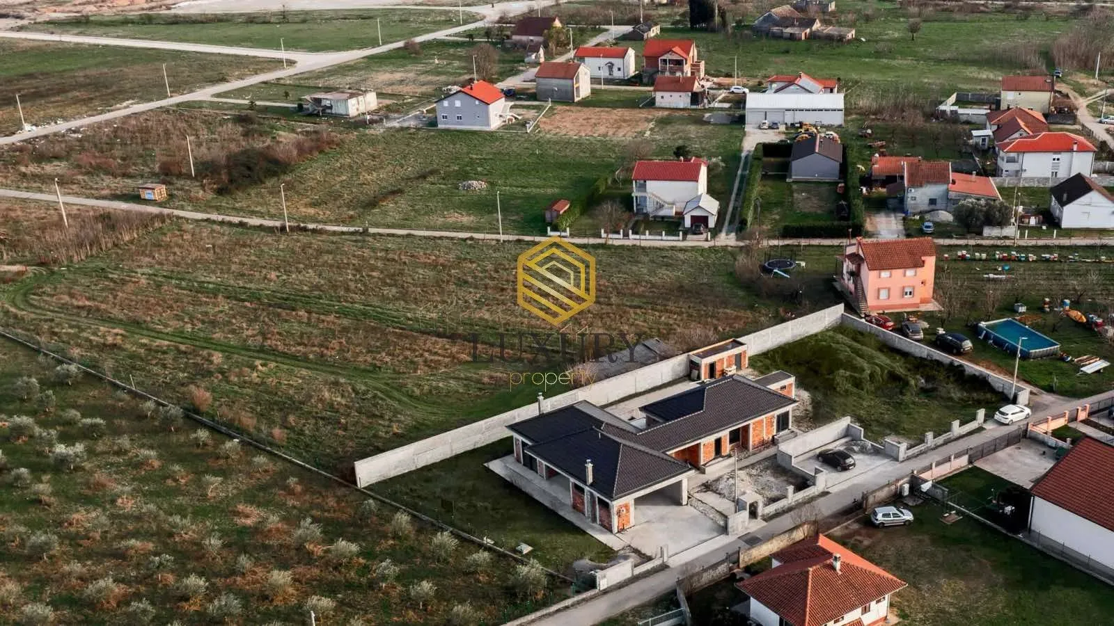 Prodaja, kuća, 259m², Donji Kokoti, Podgorica