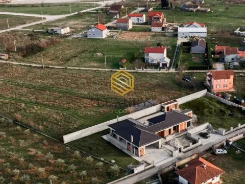 Prodaja, kuća, 259m², Donji Kokoti, Podgorica - image 6