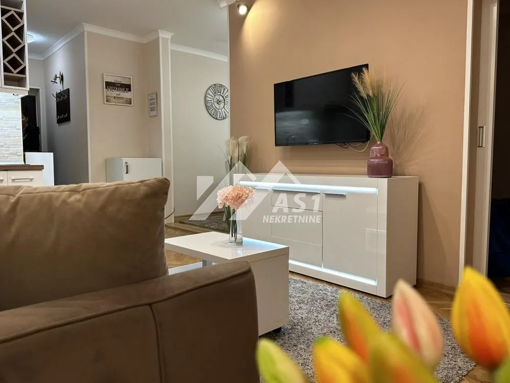 Izdavanje, dvosoban stan, 42m², Novi Sad Sve Podlokacije, Novi Sad