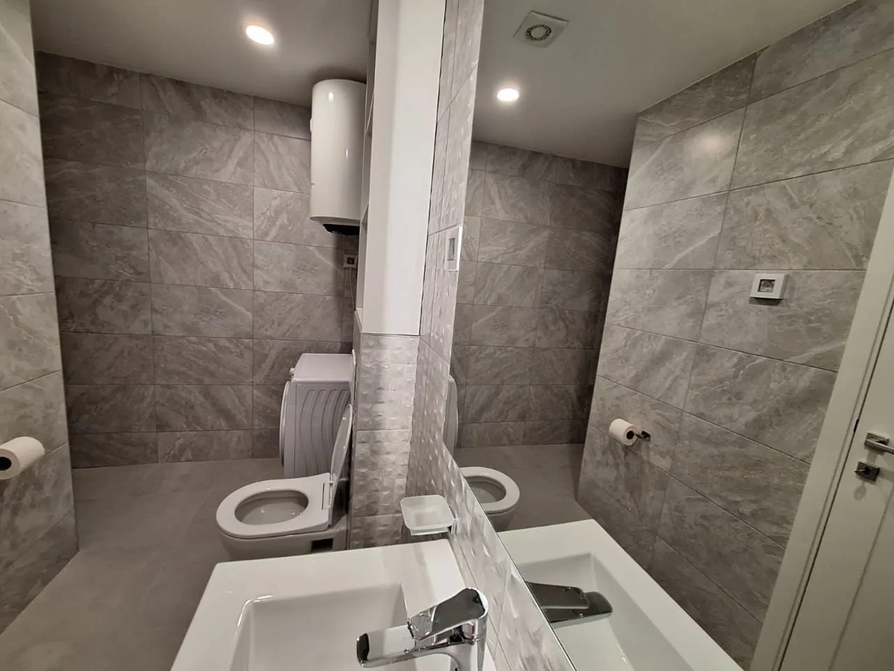 Izdavanje, jednosoban stan, 50m², Stari Aerodrom, Podgorica