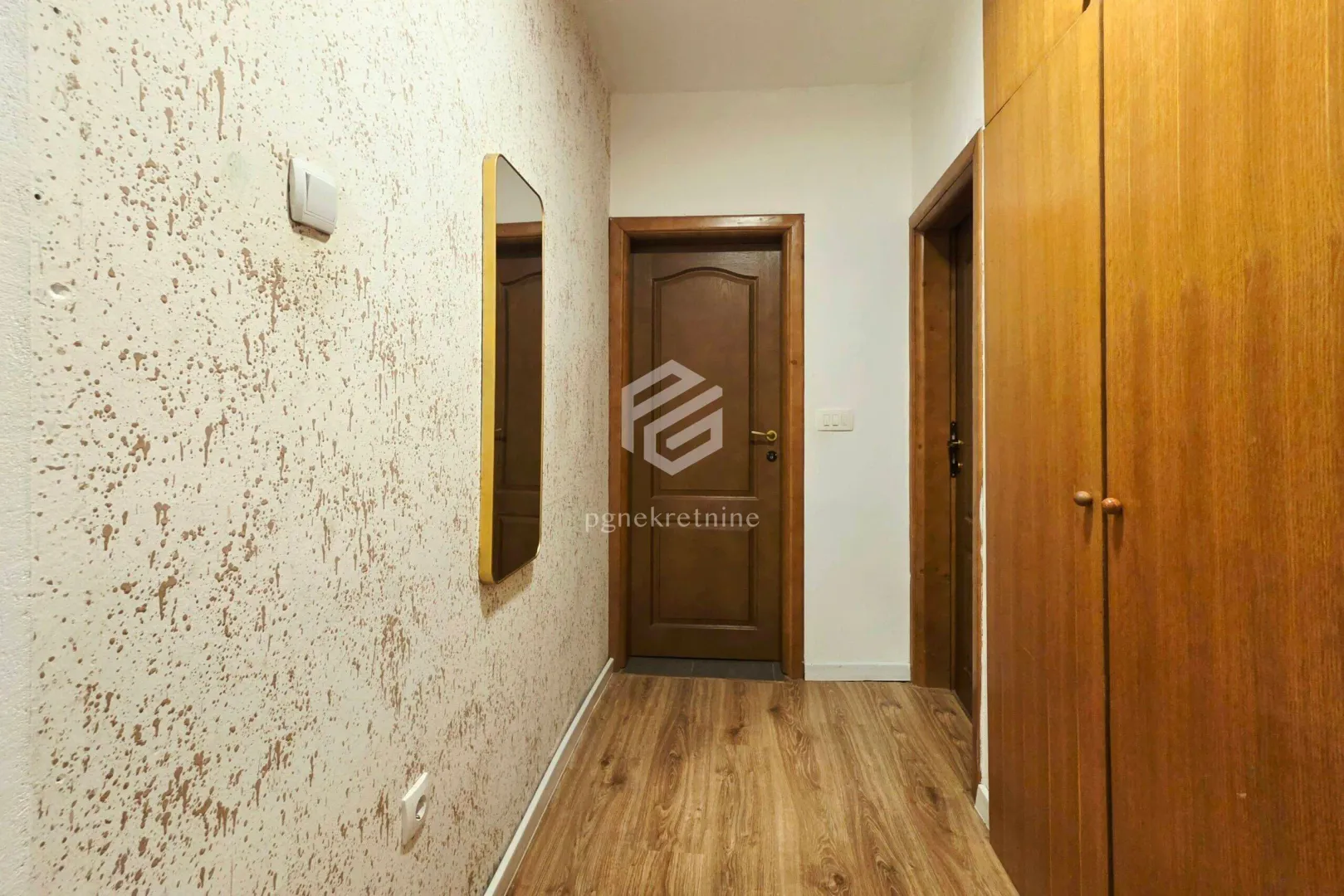 Izdavanje, dvosoban stan, 69m², Preko Morače, Podgorica