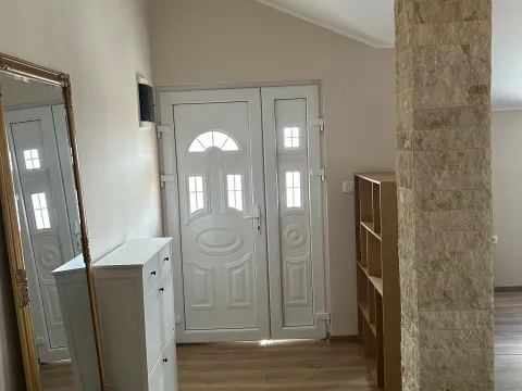 Izdavanje, dvosoban stan, 80m², Murtovina, Podgorica - image 5